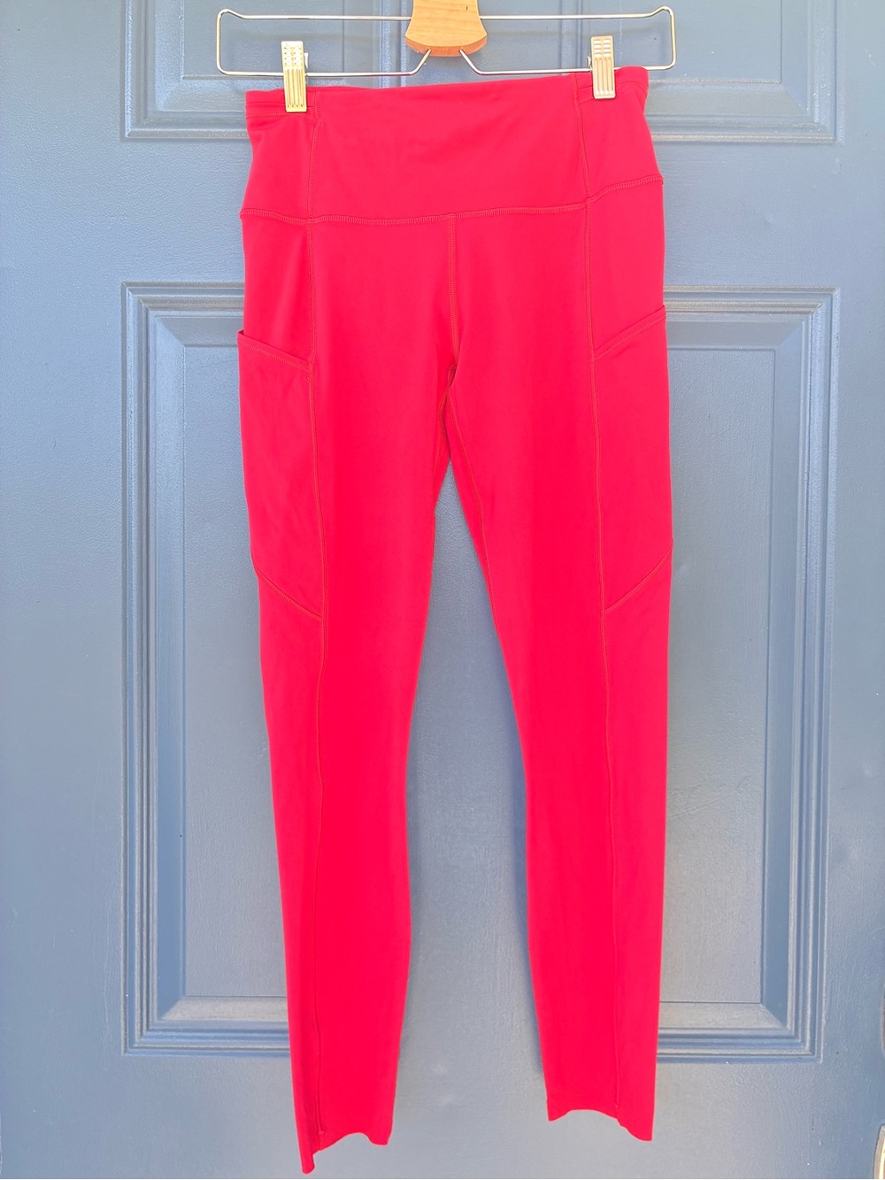 Lululemon Fast and Free
High-Rise Tight 23” Size 6
Red Leggings